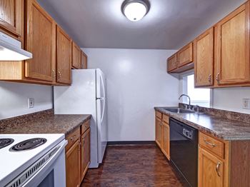 Oak kitchen cabinets 